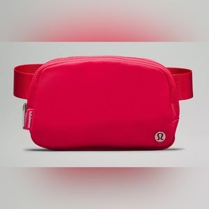 Lipgloss Lululemon Belt Bag